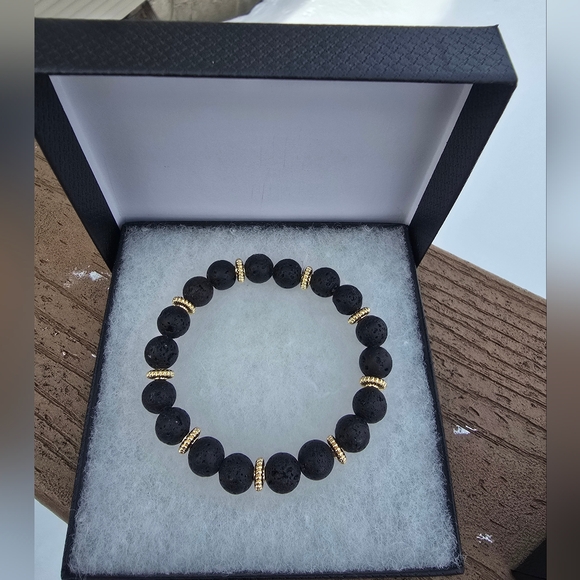Elegant Black and Gold Beaded Handmade Bracelet - Picture 2 of 2